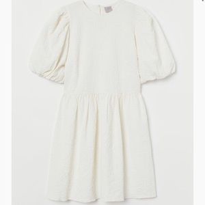 H&M Puff-sleeved Dress